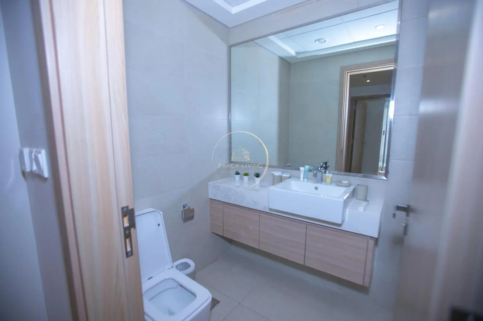 3Bhk Apartment Located In Azizi Riviera دبي 0*,